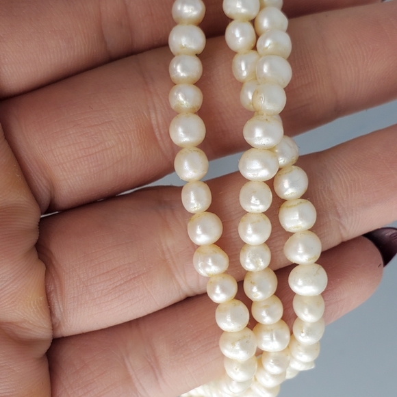 Vintage 3 Strand Pearl Necklace - Picture 6 of 7
